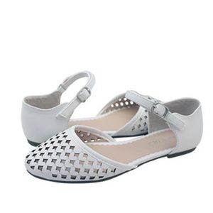 EUC Nine West Perforated Mary Janes